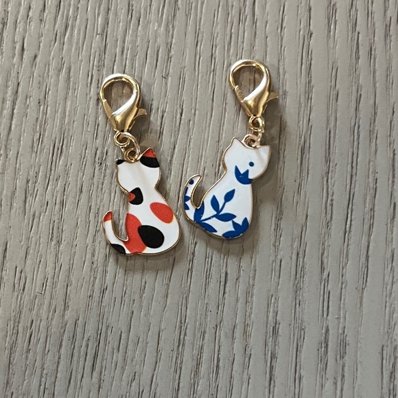 Handbags - Cat Charm Zipper Pulls - White Enamel with Blue Floral & Multicolor Spots